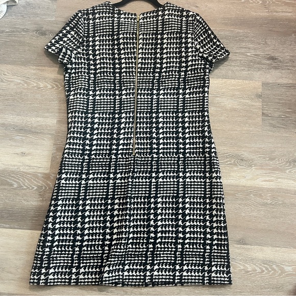 Calvin Klein Black and White Sheath Mini Dress Crew Neck - Picture 6 of 13